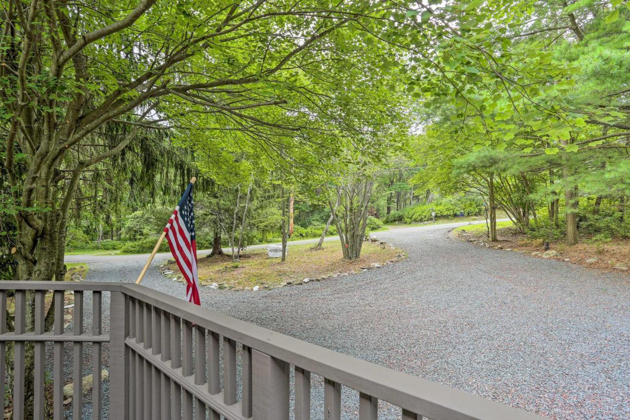 Serene Emerald Lakes Escape with Deck&Large Yard! Long Pond Exterior foto