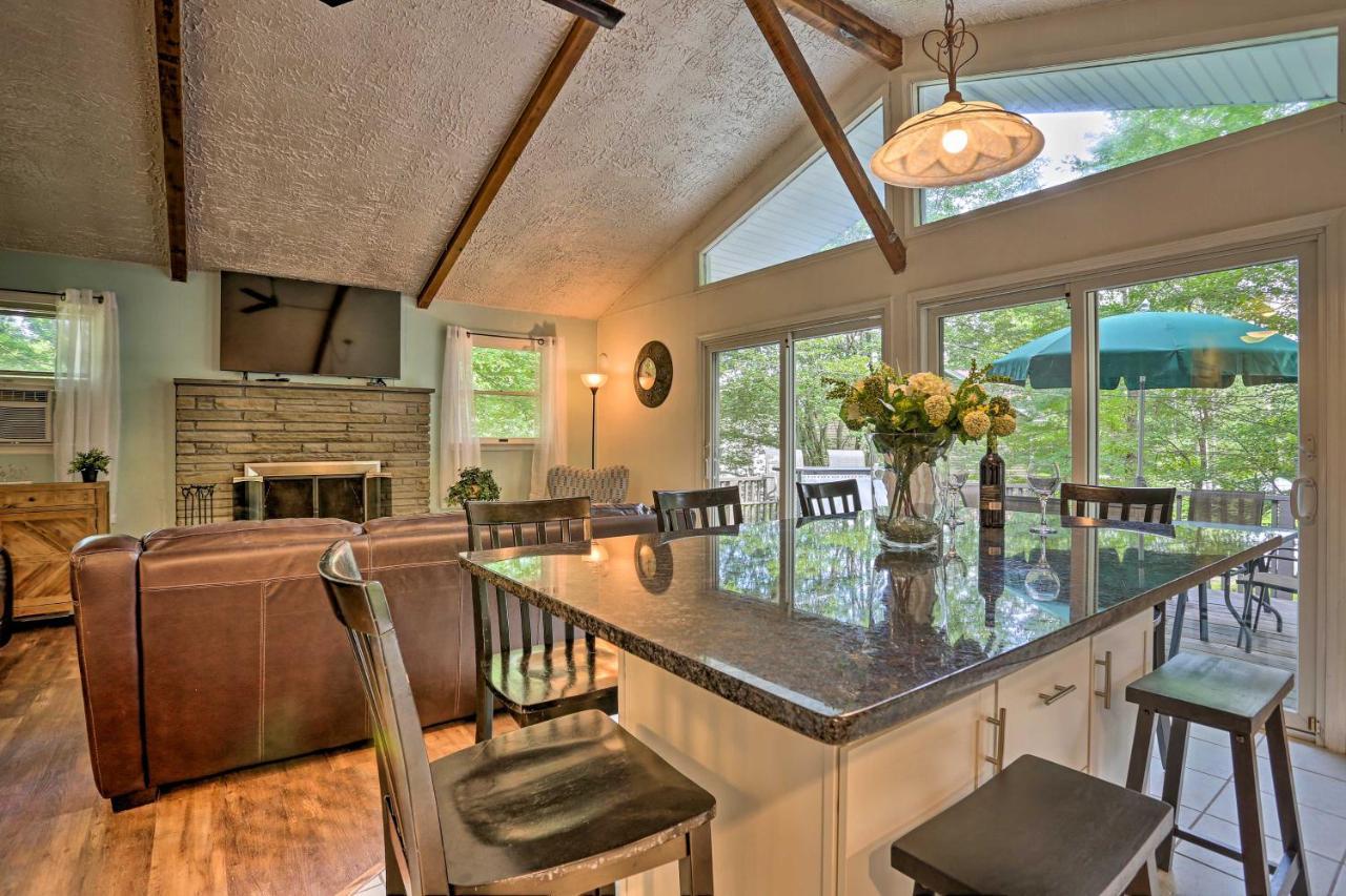 Serene Emerald Lakes Escape with Deck&Large Yard! Long Pond Exterior foto