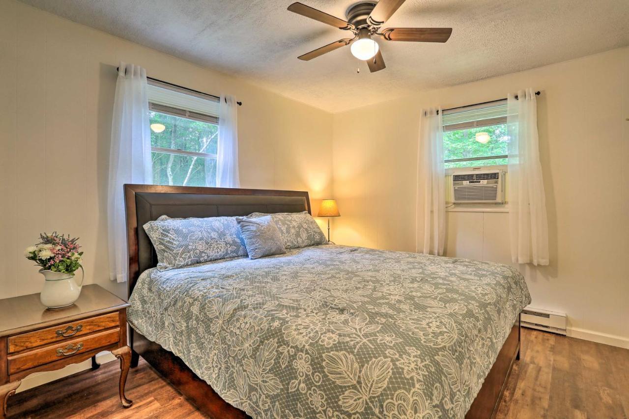 Serene Emerald Lakes Escape with Deck&Large Yard! Long Pond Exterior foto